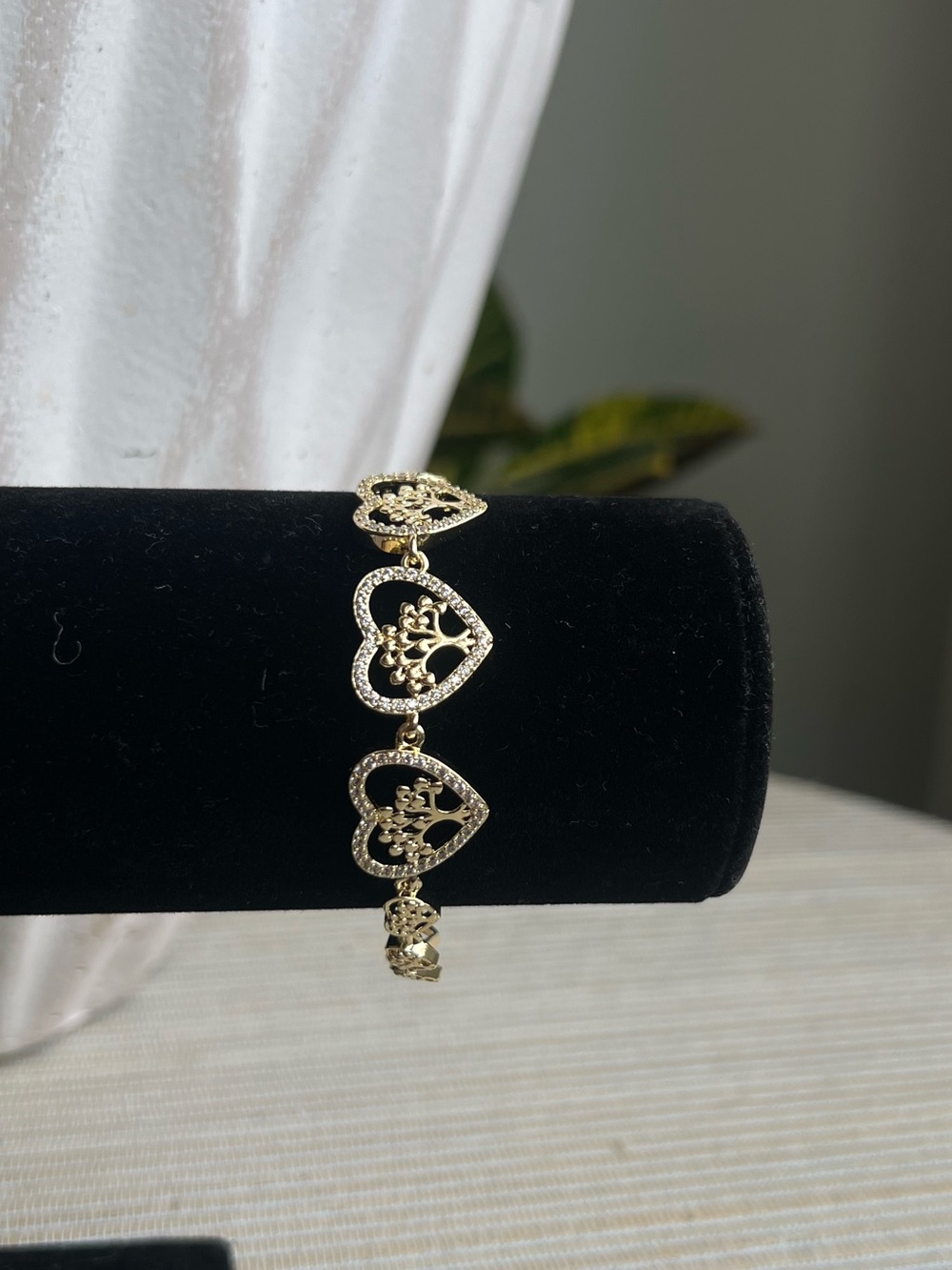 Gold Heart with trees in the center Link Bracelet